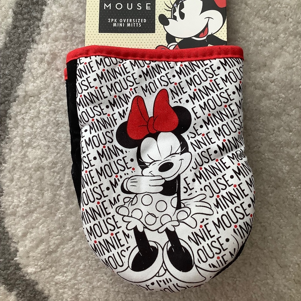 NEW DISNEY Minnie Mouse 2Pk Oversized Mini Hot Mitts NWT